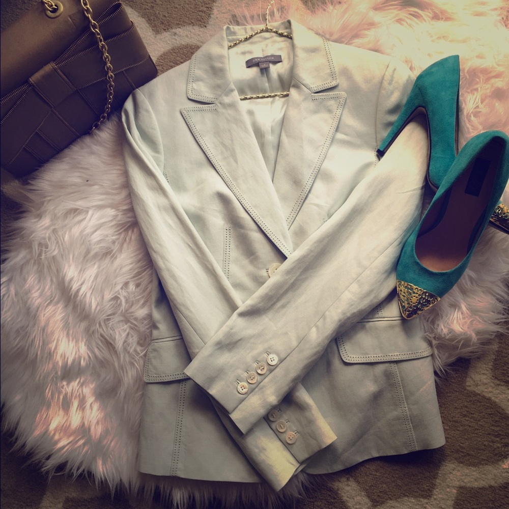 Perfect for fall! Lined mint Ann Taylor blazer